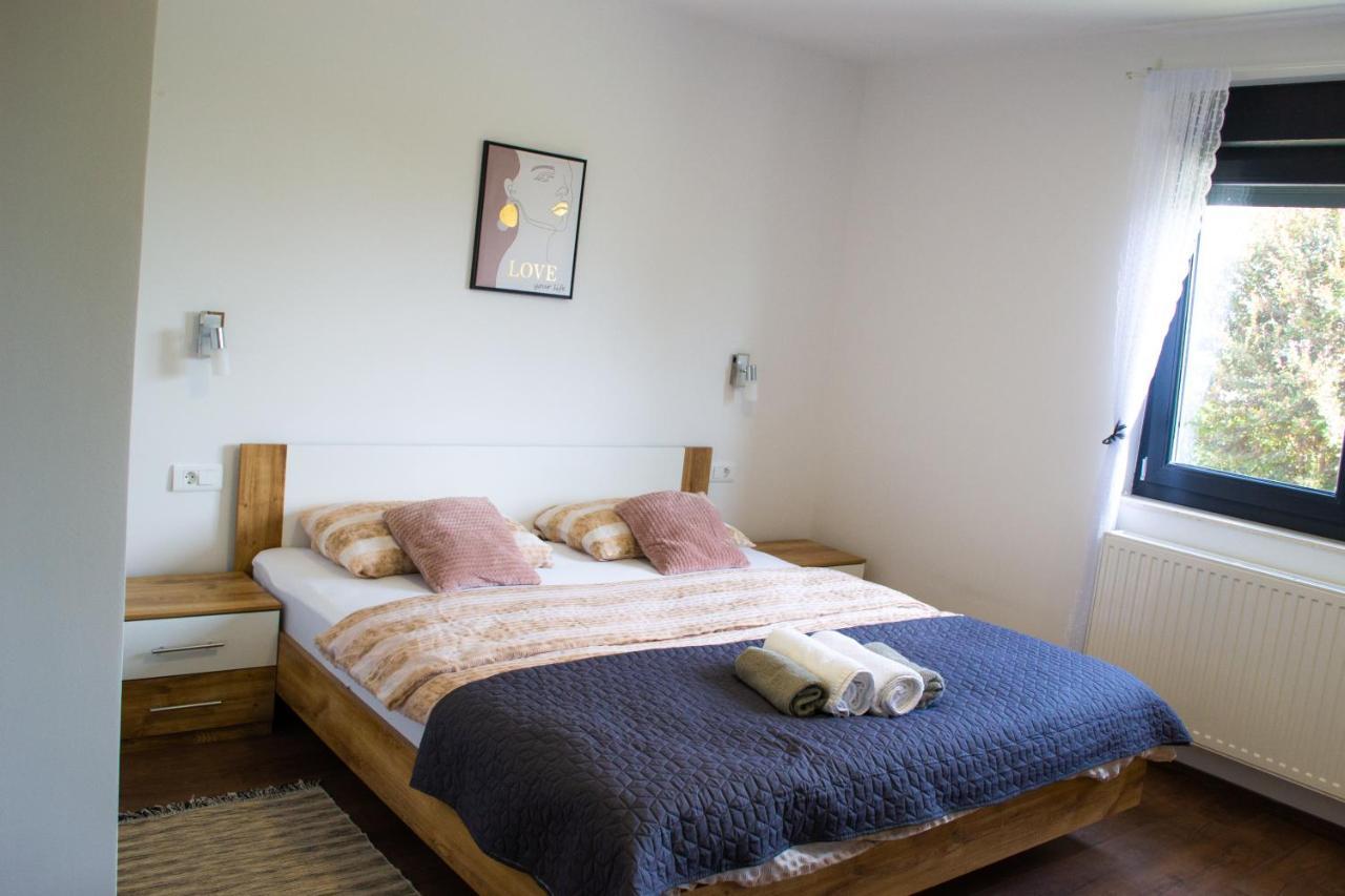 Kraljeva Hiza - Apartmani I Sobe Kralj Sveti Martin Na Muri Esterno foto